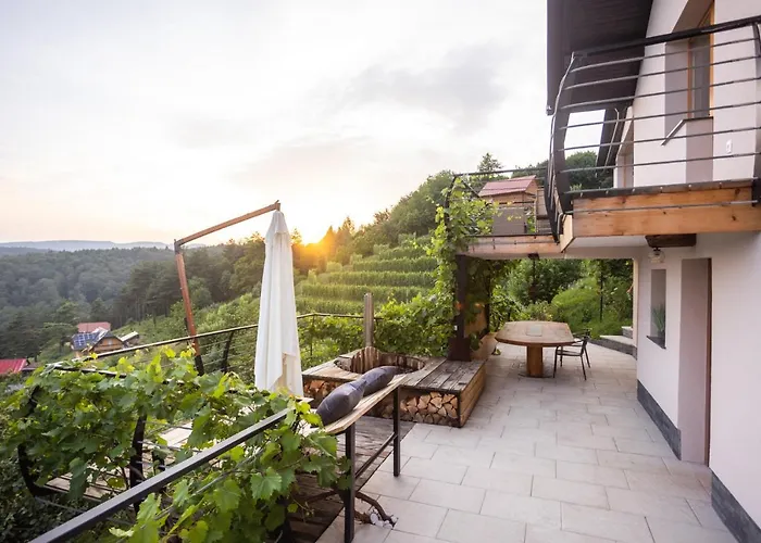 بيت للعطل Vineyard Sonce *